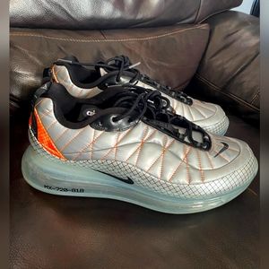 NIKE Air Max 720-818 Metallic Silver | Size 13